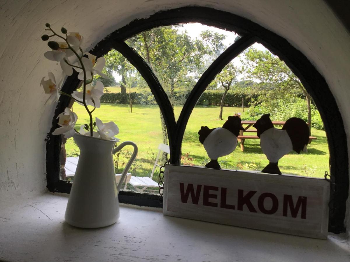 Landelijk Gelegen Huisje Op Erf Veeningen Luaran gambar