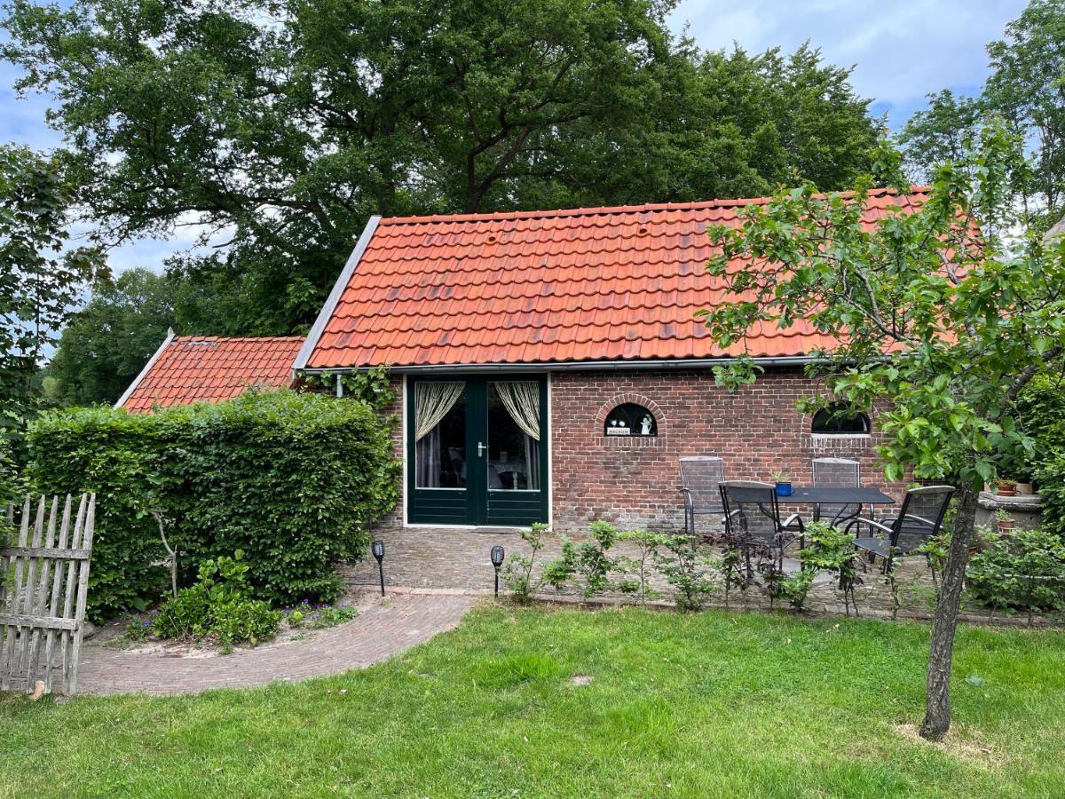 Landelijk Gelegen Huisje Op Erf Veeningen Luaran gambar